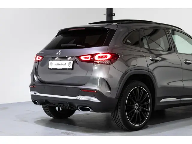 Mercedes-Benz GLA 250 e AMG Line 2021 Hybride Benzine 10