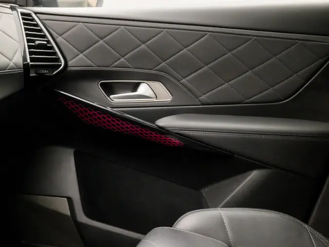 DS DS 7 Crossback 1.6 PureTech Deluxe 2019 Benzine 25