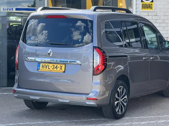 Renault Kangoo TCe 100 Intens 2022 Benzine 28