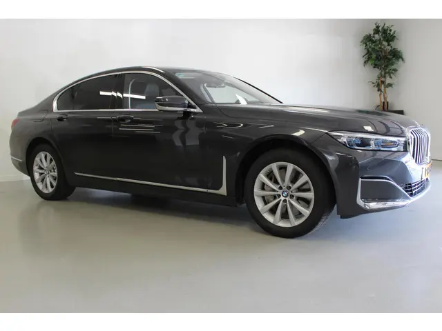 BMW 7 Serie 2