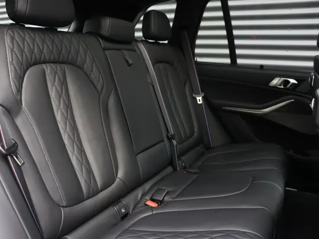 BMW X5 xDrive50e 2025 Hybride Benzine 10