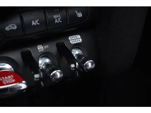 MINI 5-Deurs Cooper C 2019 Benzine 18