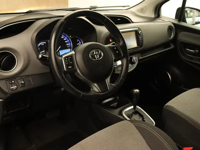 Toyota Yaris 1.5 Hybrid Aspiration 2015 Hybride Benzine 3