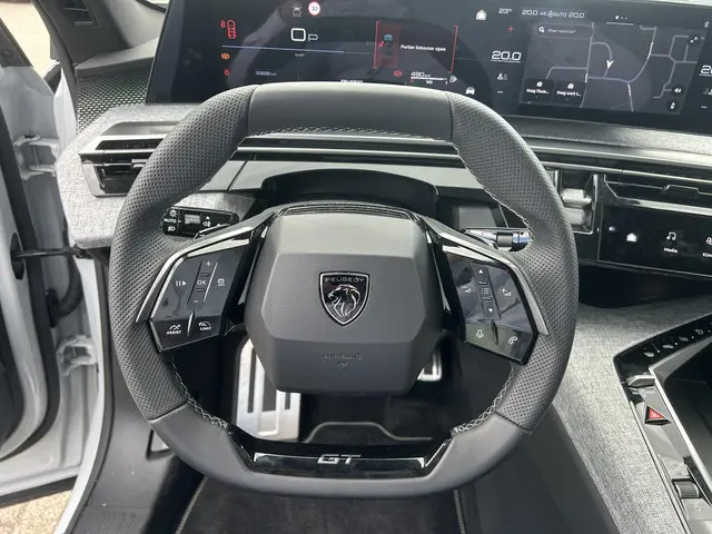 Peugeot 3008 1.2 Hybrid 145 GT 2025 Hybride Benzine 18