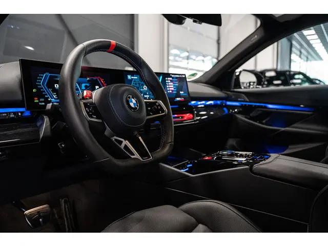 BMW M5 5-serie Touring 2025 Hybride Benzine 43