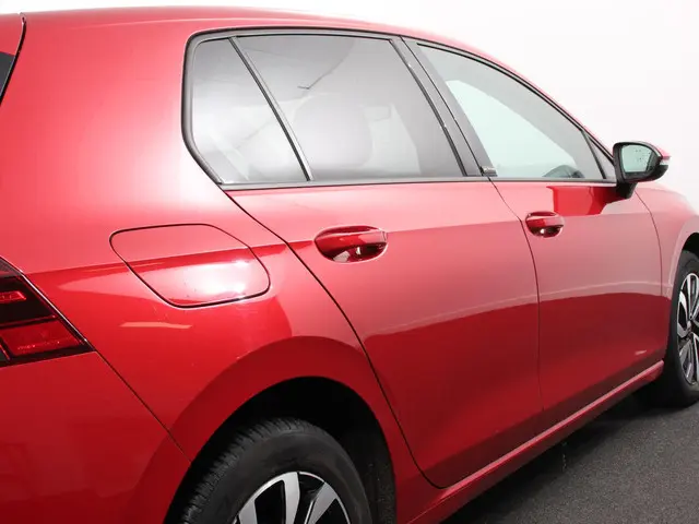 Volkswagen Golf 1.0 eTSI 110pk DSG Active 2022 Benzine 30