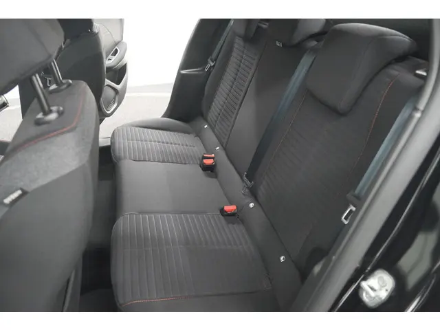 Peugeot 208 PureTech 100 EAT8 Active Pack 2023 Benzine 26