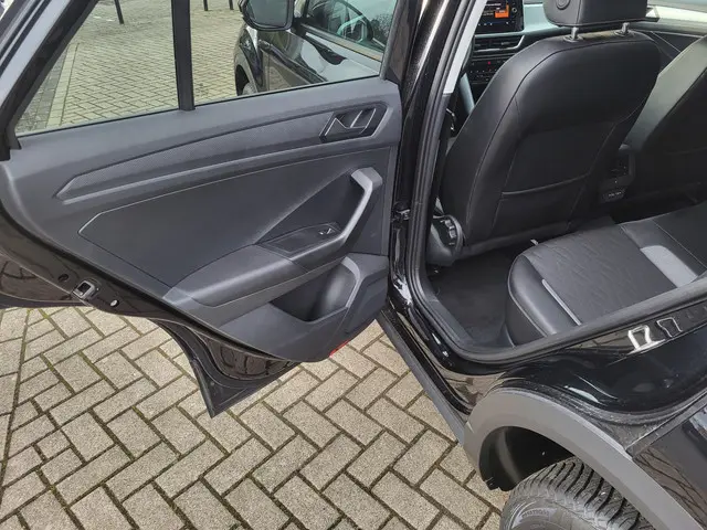 Volkswagen T-Roc 1.5 TSI GOAL 2025 Benzine 9