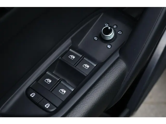 Audi Q5 Sportback 40 TFSI S edition 2023 Benzine 41