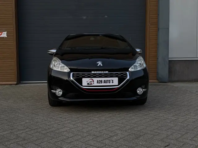 Peugeot 208 1.6 THP GTi 2015 Benzine 2