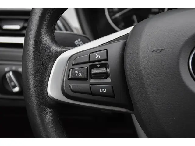 BMW X1 sDrive18i High Executive 2018 Benzine 18