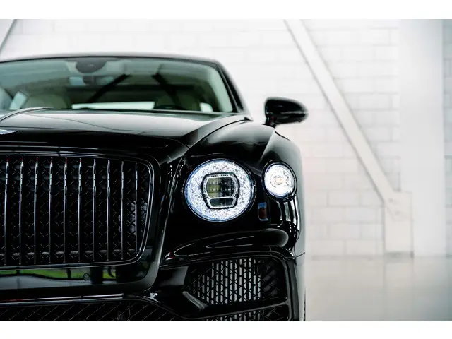 Bentley Flying Spur SPEED 6.0 W12 2023 Benzine 19