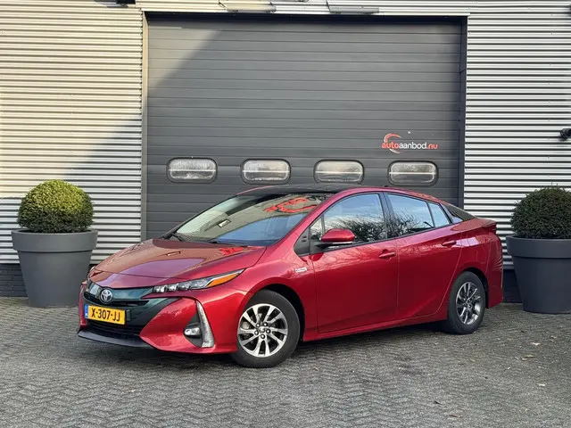 Toyota Prius 1.8 Plug-in Executive 2019 Hybride Benzine