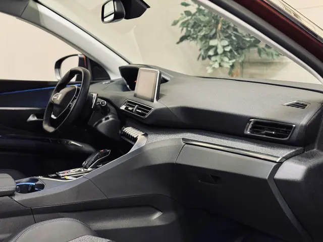 Peugeot 3008 1.2 PureTech Allure 2020 Benzine 20