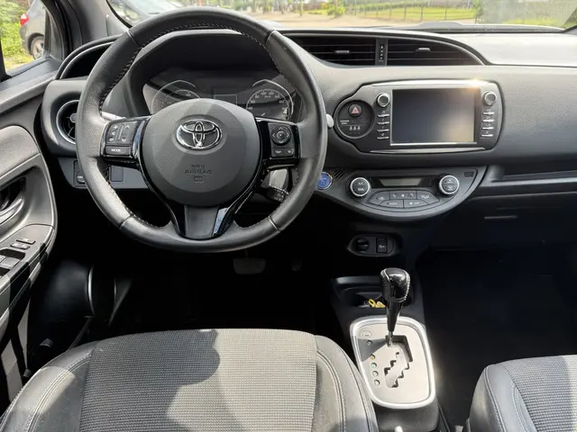 Toyota Yaris 1.5 Hybrid Energy Plus 2018 Hybride Benzine 10