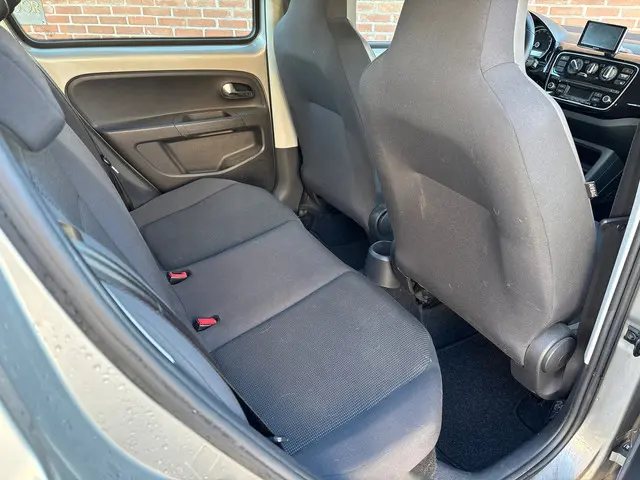 Volkswagen up! 1.0 high up! BlueMotion 2016 Benzine 11