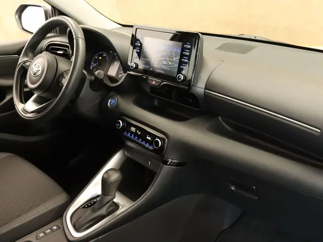 Toyota Yaris 1.5 Hybrid Active Plus 2021 Hybride Benzine 4