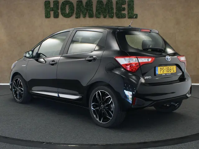 Toyota Yaris 1.5 Hybrid Business 2017 Benzine 14