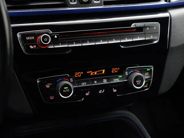 BMW X1 sDrive18i M Sport Aut- 2016 Benzine 13