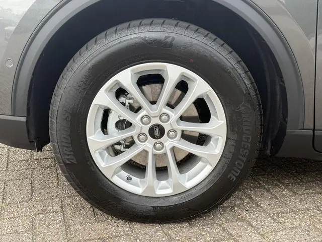 Ford Kuga 2.5 PHEV Titanium 2025 Hybride Benzine 10