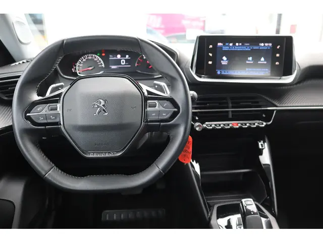 Peugeot 2008 1.2 PT ACTIVE PACK 130PK 2021 Benzine 8