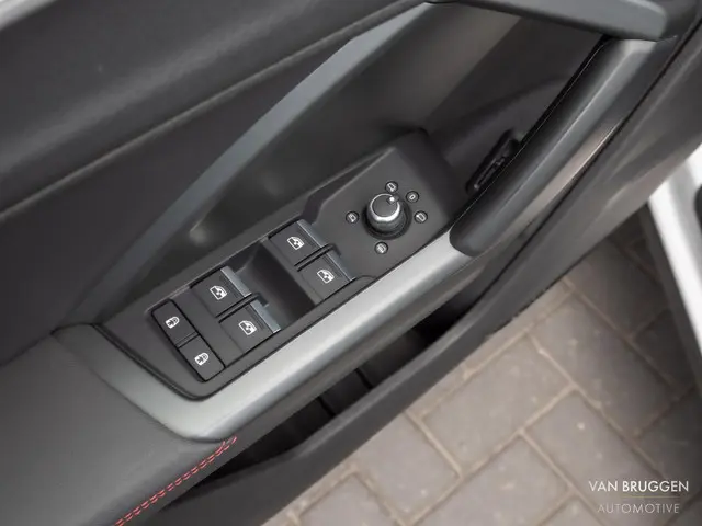 Audi Q3 Sportback 45 TFSI e S-Line 2022 Hybride Benzine 40