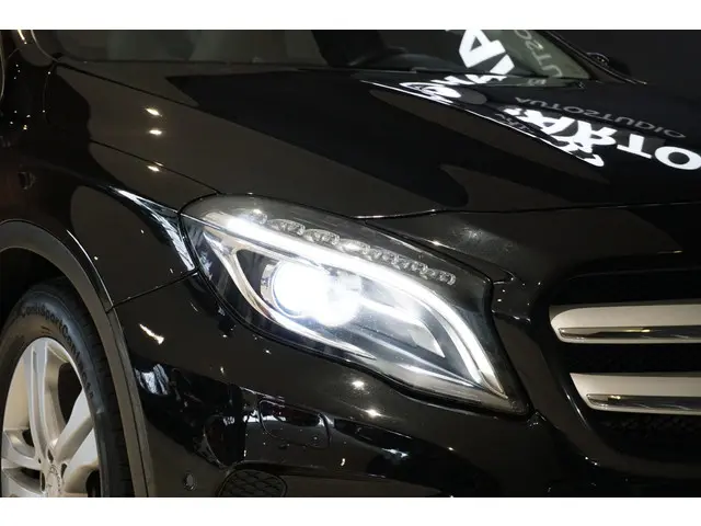 Mercedes-Benz GLA 180 Ambition 2015 Benzine 32