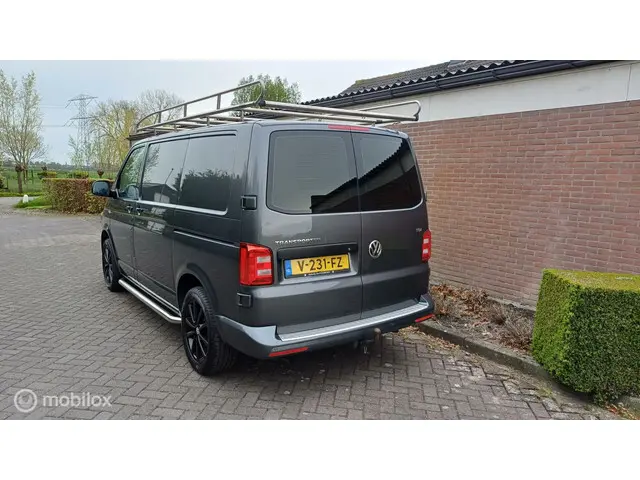 Volkswagen Transporter 2.0 TDI L1H1 2017 Diesel 13