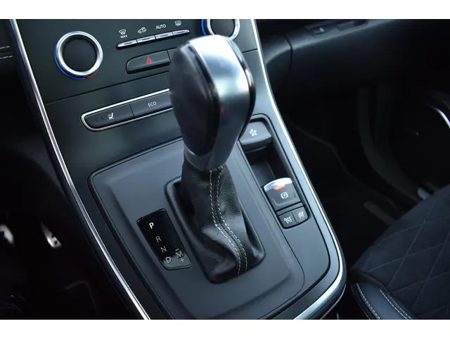 Renault Scénic TCe 140 EDC Black Edition 2019 Benzine 22