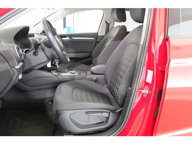 Audi A3 Limousine 1.4 TFSI Ambition 2015 Benzine 4