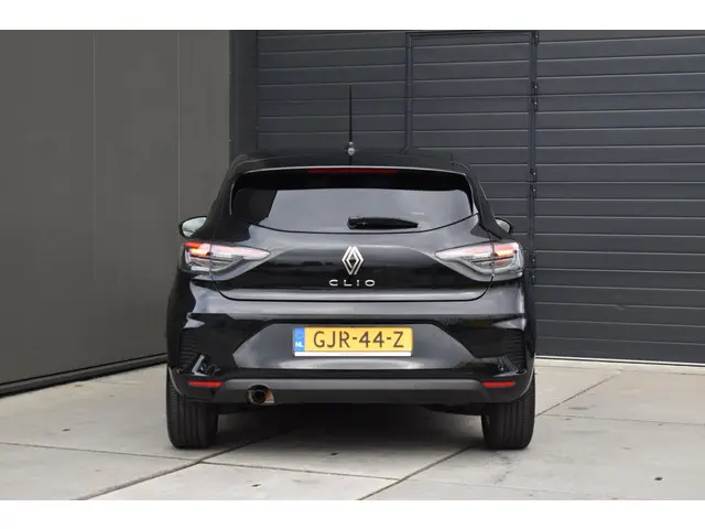 Renault Clio TCe 90 GPF evolution 2024 Benzine 8