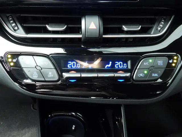 Toyota C-HR 1.8 Hybrid Dynamic 2019 Hybride Benzine 14