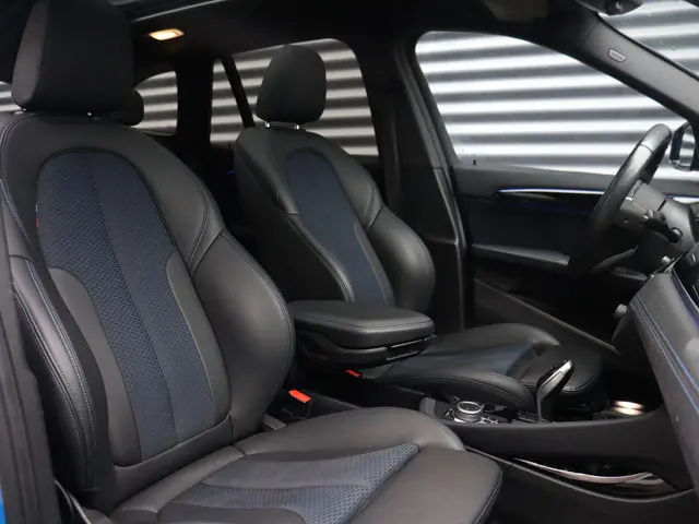 BMW X1 sDrive18i 2021 Benzine 8