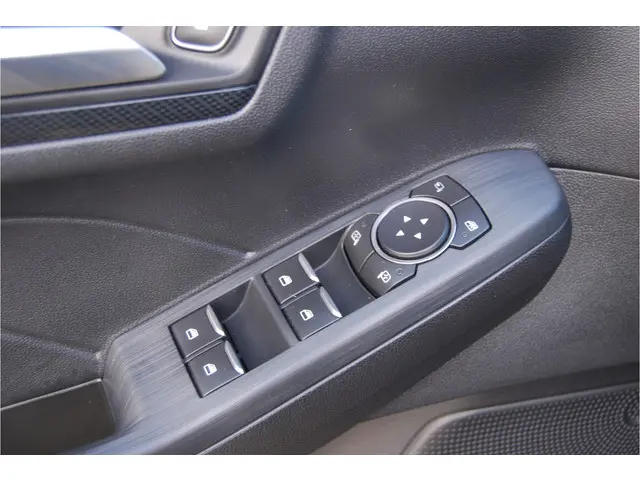 Ford Kuga 2.5 PHEV ST-Line X 225pk 2022 Hybride Benzine 18