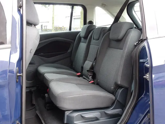 Ford Grand C-Max 1.0 Trend airco cruise org NL 2013 Benzine 9