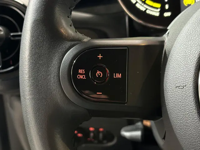 MINI Electric Mini Essential 33 kWh 2023 Elektrisch 19