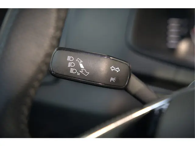 Škoda Karoq 1.5 TSI ACT Sportline Business 2021 Benzine 12