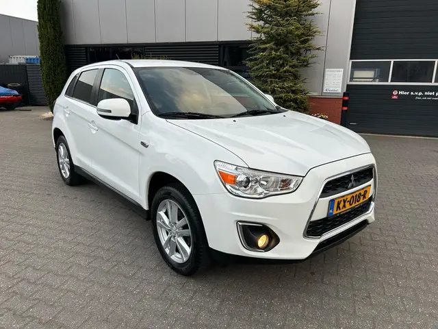 Mitsubishi ASX 1.6 ClearTec Inform 2012 Benzine 2
