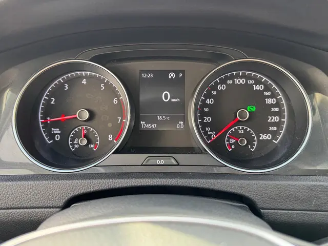 Volkswagen Golf 1.0 TSI Automaat / Pdc / Nap 2017 Benzine 14