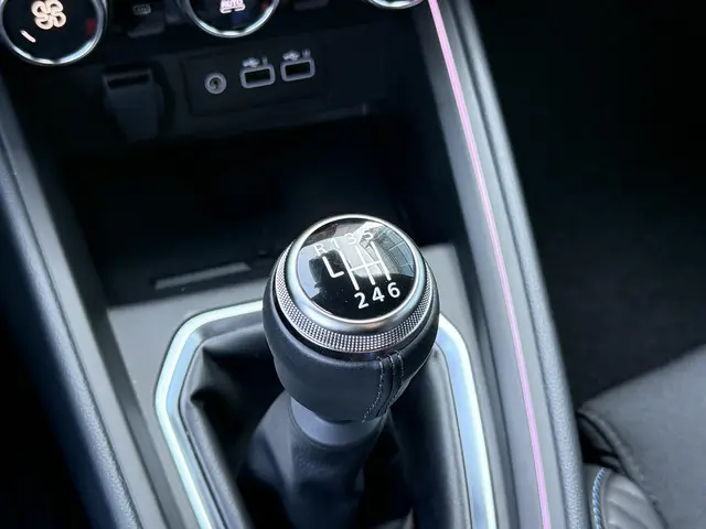 Renault Clio 1.0 TCe 90 GPF esprit Alpine 2025 Benzine 19