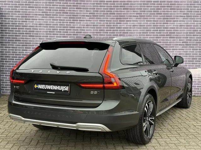 Volvo V90 Cross Country 2.0 B5 AWD Pro 2021 Benzine 3