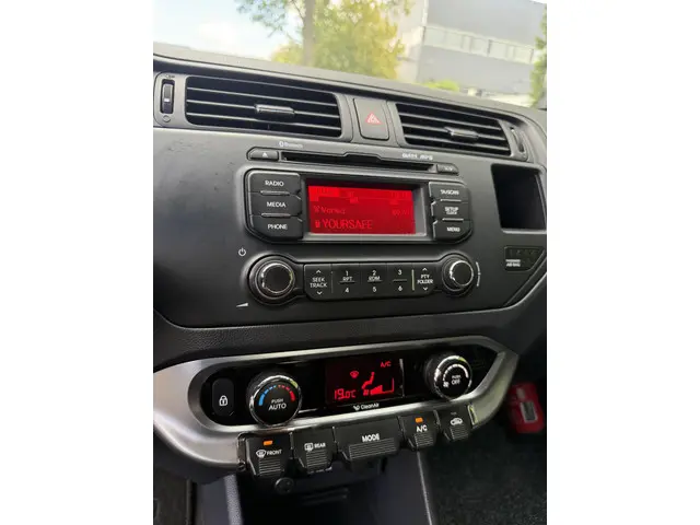 Kia Rio 1.2 CVVT Comfort Pack 2013 Benzine 18