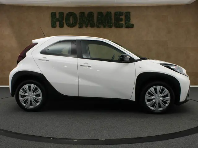 Toyota Aygo X 1.0 VVT-i S-CVT Play 2023 Benzine 9