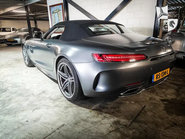 Mercedes-AMG GT Roadster 4.0 C 2017 Benzine 6