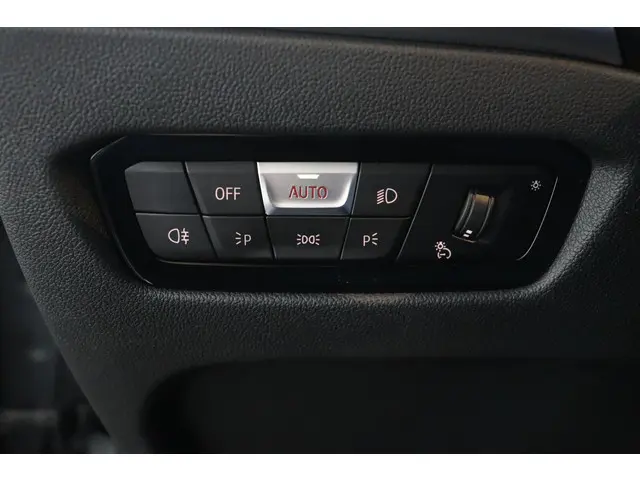 BMW 3 Serie Touring 330e 2025 Hybride Benzine 43