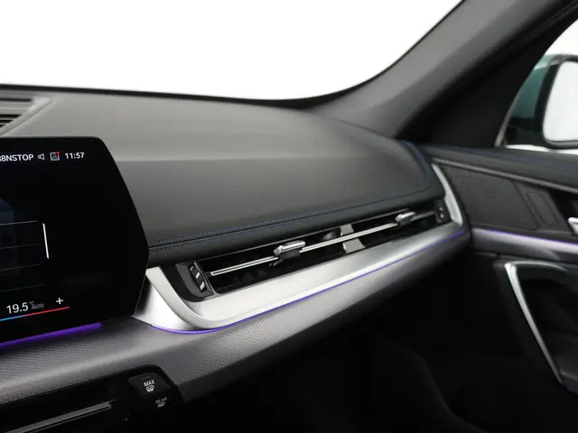 BMW iX1 xDrive30 Launch Edition 67 kWh 2024 Elektrisch 21