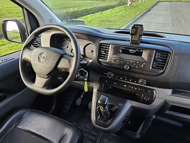 Opel Vivaro 1.5 2020 Diesel 8