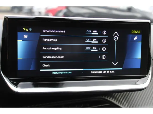 Peugeot e-2008 EV GT 50 kWh 2020 Elektrisch 17