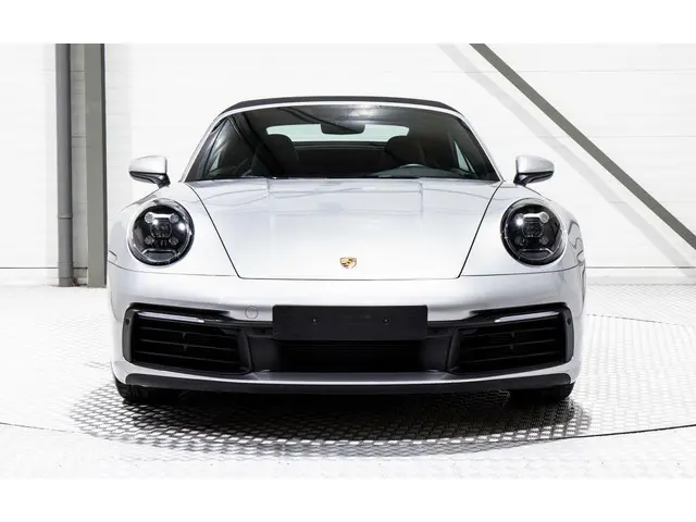 Porsche 911 Cabrio 3.0 Carrera 4 S 2019 Benzine 12