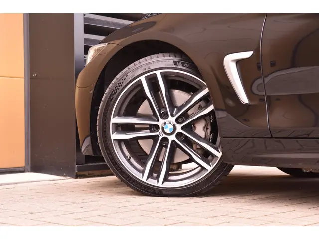 BMW 4 Serie Cabrio 440i High Executive 2019 Benzine 40